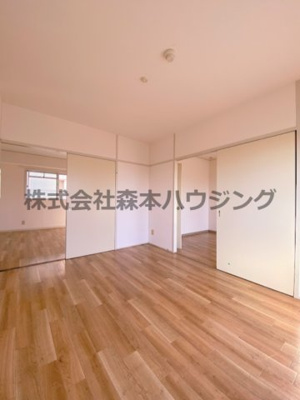 【洋室】 | 　大西マンション | 使い勝手のいい洋室です