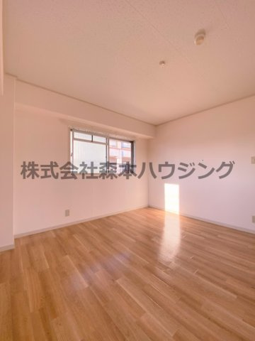 【洋室】 | 　大西マンション | 使い勝手のいい洋室です