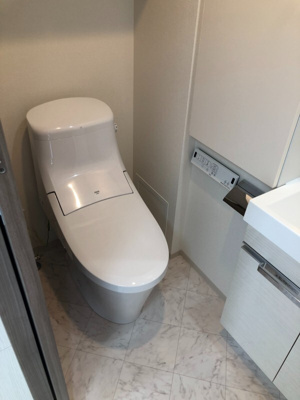 【トイレ】 | クレイシア横浜NORTH | 落ち着いた色調のトイレです♪