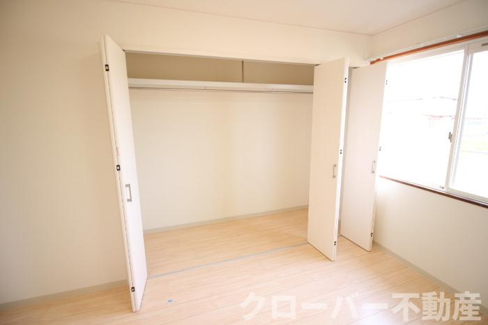 サンタウン円座 F棟の収納|北側洋室収納