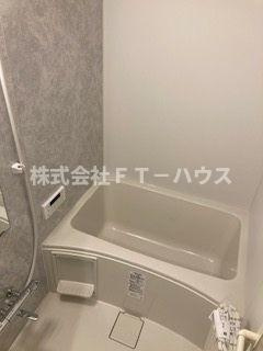 Likes飯山満町A棟の浴室