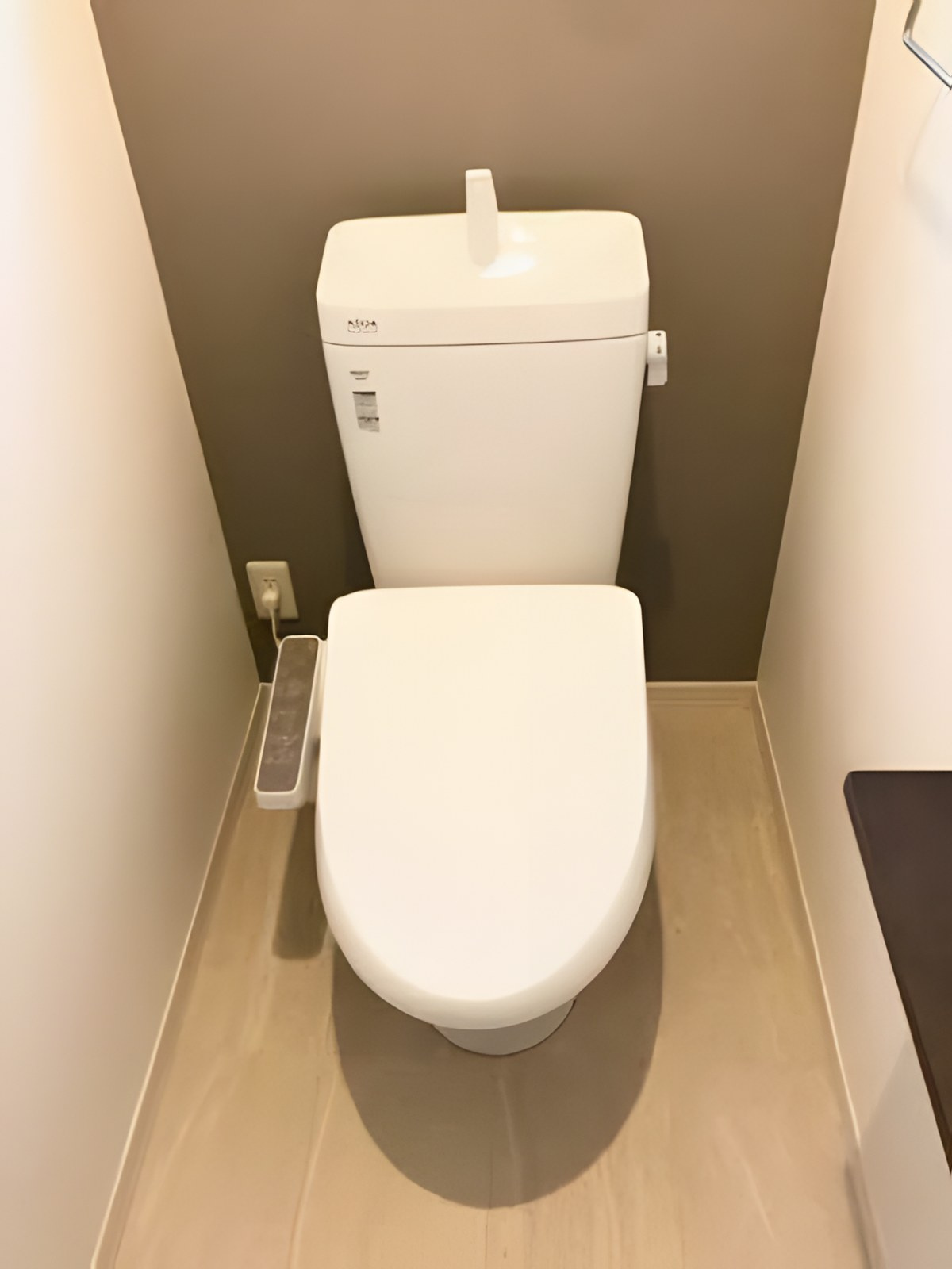 メゾンブリエ IIのトイレ|温水洗浄便座付き