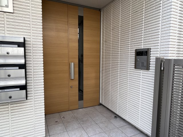 山の手二番館のエントランス