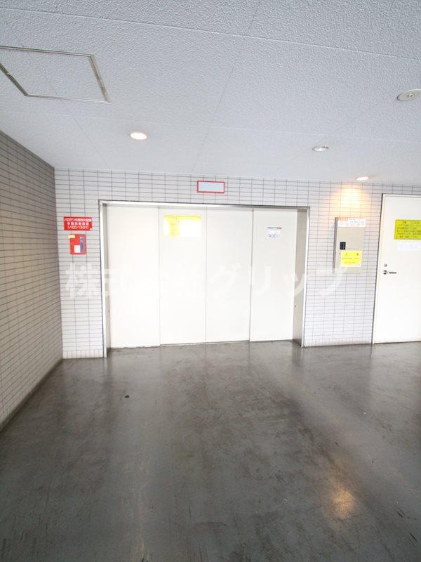 横浜市中区花咲町２丁目の賃貸マンションのロビー
