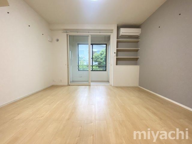 Jade House庄町Bの洋室