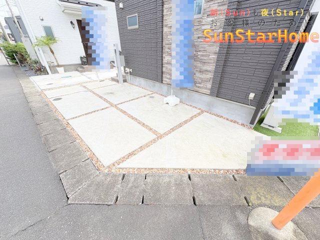 【サンスターホーム】羽村市神明台1丁目　築浅　角地住戸の駐車場