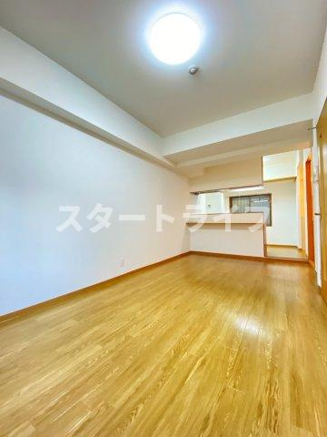 大阪市東淀川区小松２丁目の賃貸マンションの居間・リビング