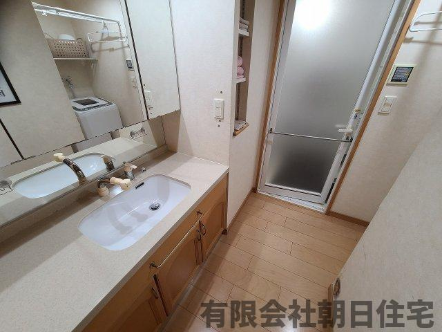 【洗面所】 | サヴァンパレス西津田 4LDK 1,980万円 | スペースが確保できる洗面所です