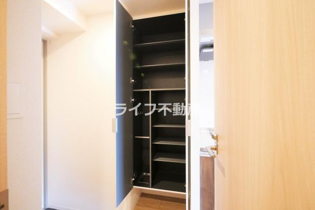 スワンズシティ大阪エスクレアの収納|専用の収納スペースです