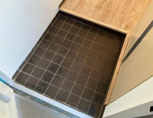 コーポサンライズの玄関