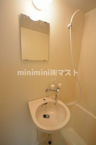 レスポワル新町の洗面所