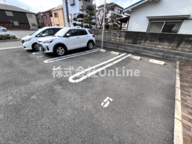 プロスペリテの駐車場