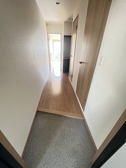 尼崎市宮内町２丁目のアパートの玄関|ゆったりとした玄関です