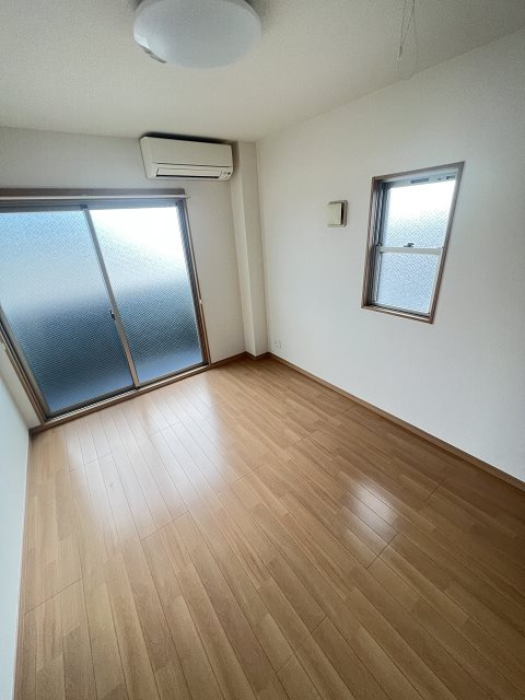 尼崎市宮内町２丁目のアパートの居間・リビング|リビングです