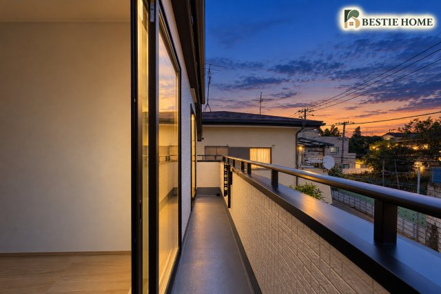 【徒歩１５分以内、住宅性能評価最高等級】横浜市港北区小机町　新築戸建てのバルコニー|外からの目が気にならないバルコニーで洗濯物が干せます。