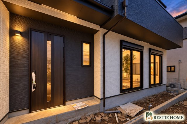【徒歩１５分以内、住宅性能評価最高等級】横浜市港北区小机町　新築戸建てのエントランス|本画像はAIがCGで家具等を作成しており、実際の現地には設置されておりません。販売価格には含まれておりません。