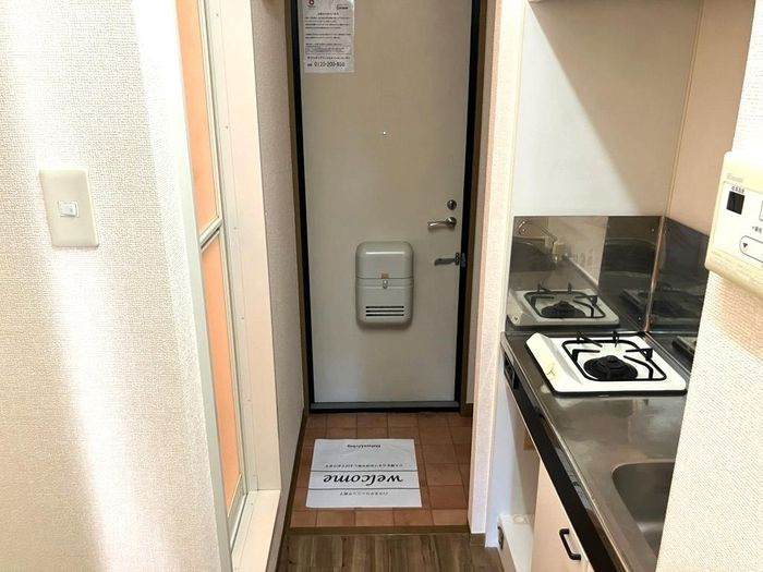 フローラ　Ａの玄関