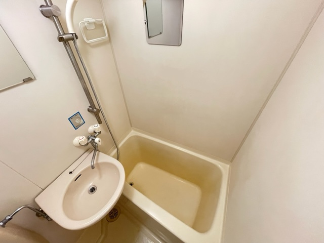 茨木市春日２丁目の賃貸マンションの浴室