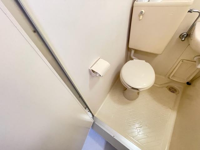 茨木市春日２丁目の賃貸マンションのトイレ