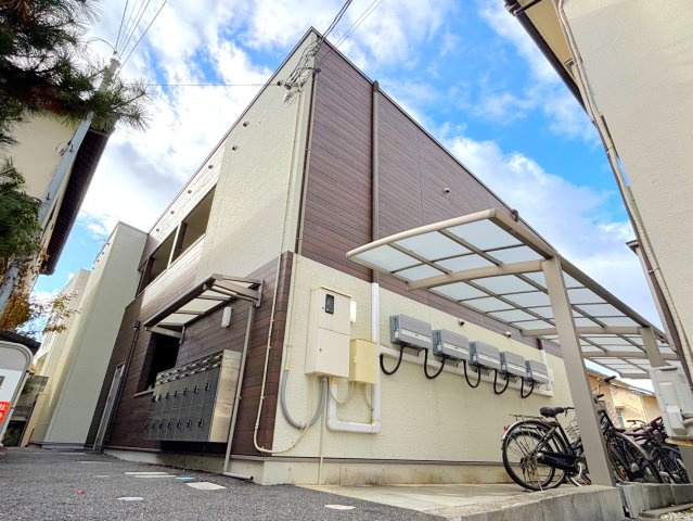 安芸郡府中町柳ケ丘のアパート