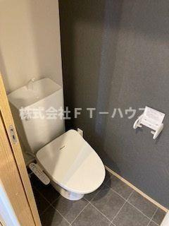 Likes飯山満町A棟のトイレ