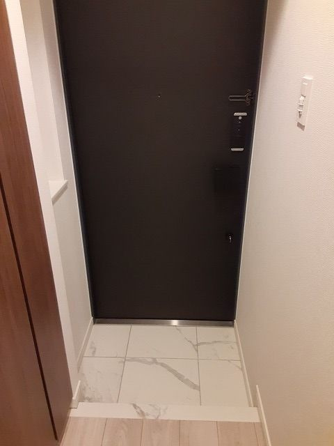 ドゥーエ池袋の玄関
