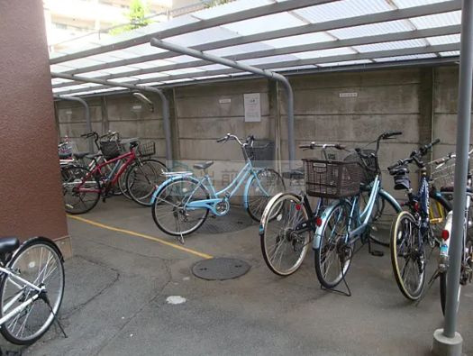 新宿区中落合２丁目の賃貸マンションの駐車場