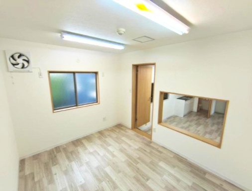 長瀬町１丁目倉庫の内装
