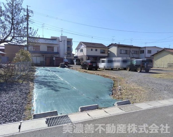 ６７５１９　岐阜市鏡島土地の外観