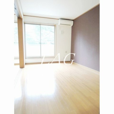 【居間・リビング】 | グランルミエール | 洋室のお部屋です。
