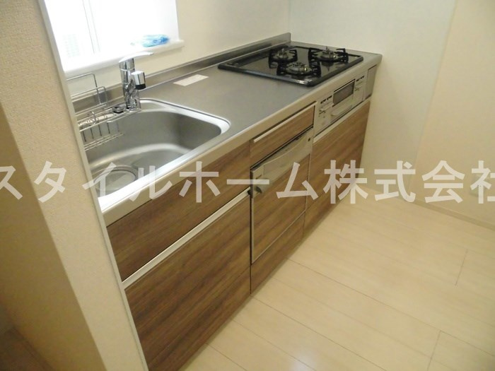 プレミール小坂井のキッチン|別部屋写真です。