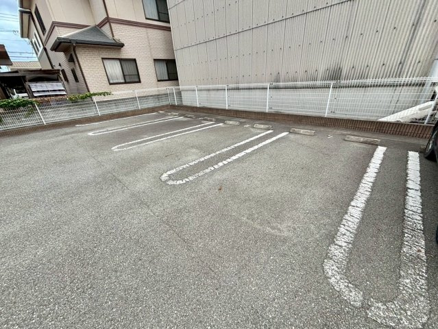 イッピータウンの駐車場