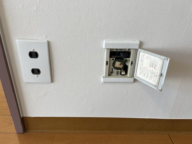 宝マリーンハイツC棟の設備|ガスファンヒーター専用コンセント