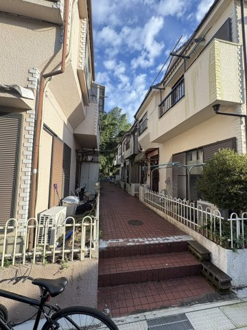 市川市大野町3丁目・中古戸建の前面道路含む現地写真