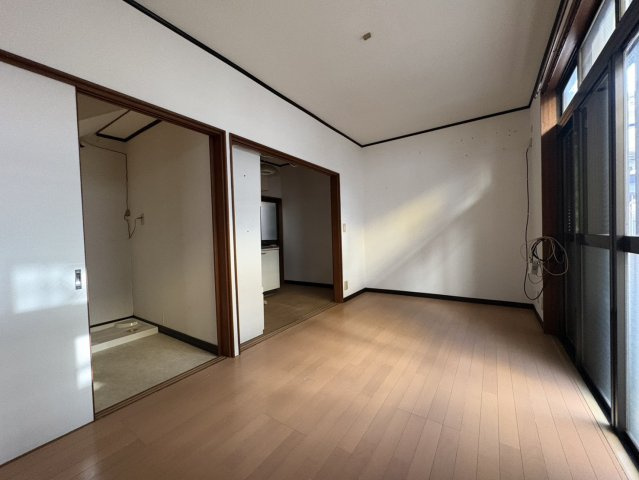 市川市大野町3丁目・中古戸建の居間・リビング