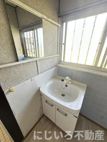 津乃峰町戎山125-82借家（成松邸）の洗面所