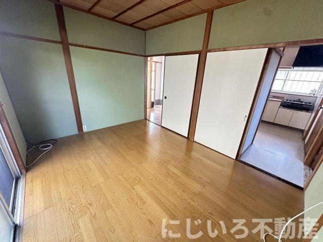 津乃峰町戎山125-82借家（成松邸）の居間・リビング
