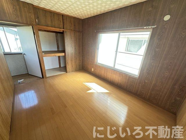 津乃峰町戎山125-82借家（成松邸）の居間・リビング