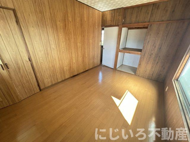 津乃峰町戎山125-82借家（成松邸）の居間・リビング