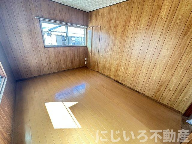 津乃峰町戎山125-82借家（成松邸）の居間・リビング