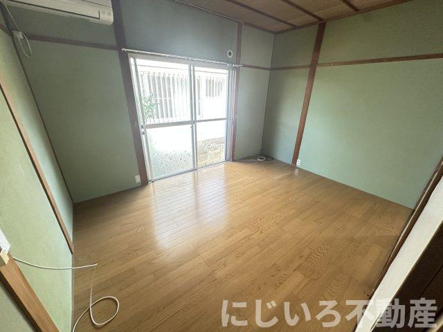 津乃峰町戎山125-82借家（成松邸）の居間・リビング