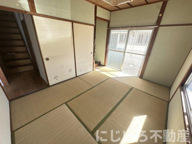 津乃峰町戎山125-82借家（成松邸）の寝室