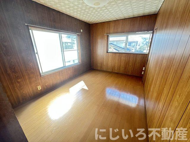 津乃峰町戎山125-82借家（成松邸）の寝室