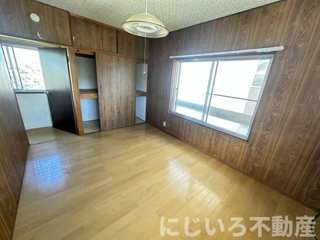 津乃峰町戎山125-56借家（成松邸）の居間・リビング