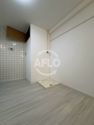 シロハイヌ春日出の内装|シロノハイツ春日出　リビング