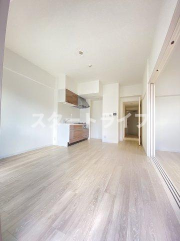 大阪市淀川区宮原１丁目の賃貸マンションの居間・リビング