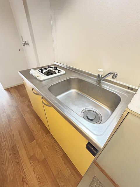 荒川区荒川２丁目のアパートのキッチン