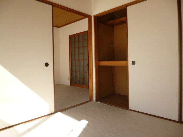都窪郡早島町早島のアパートの和室