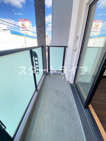 大阪市淀川区西三国１丁目の賃貸マンションのバルコニー