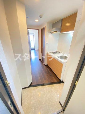 大阪市淀川区西三国１丁目の賃貸マンションの玄関